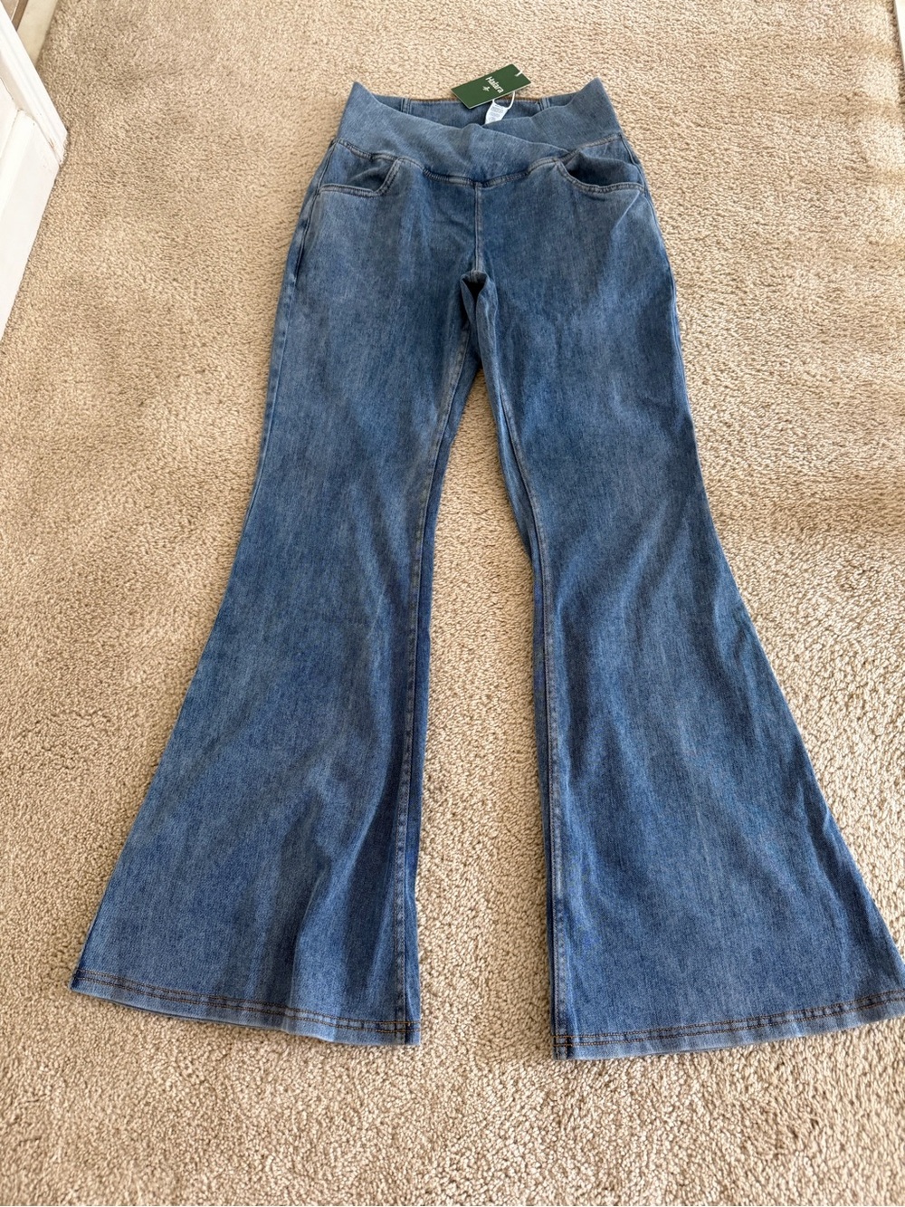 HALARA Medium Blue Flare Jeans with Pull-On Waist stretchy size medium nwt